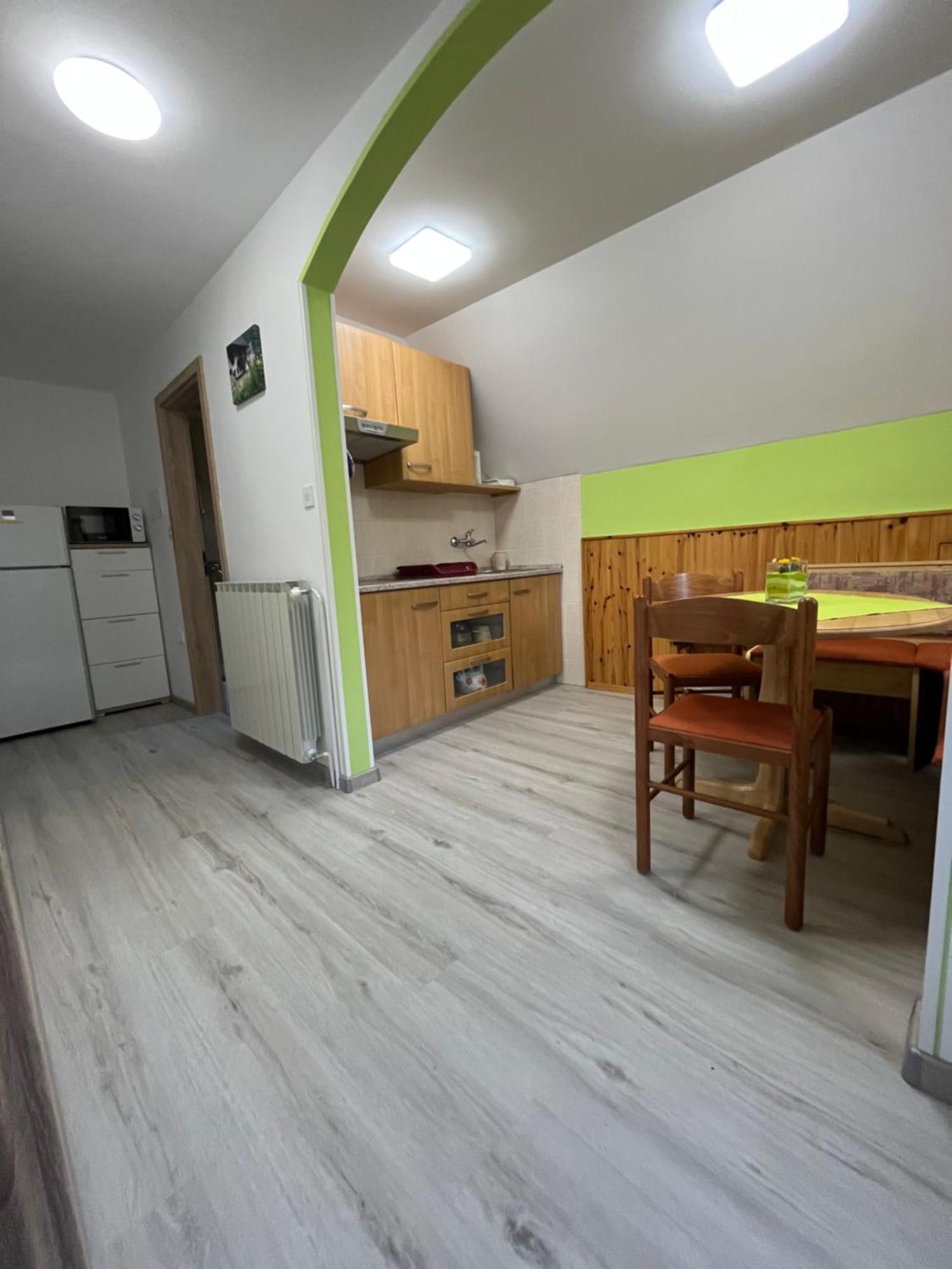 Apartmaji In Sobe Cuder Soca Ruang foto
