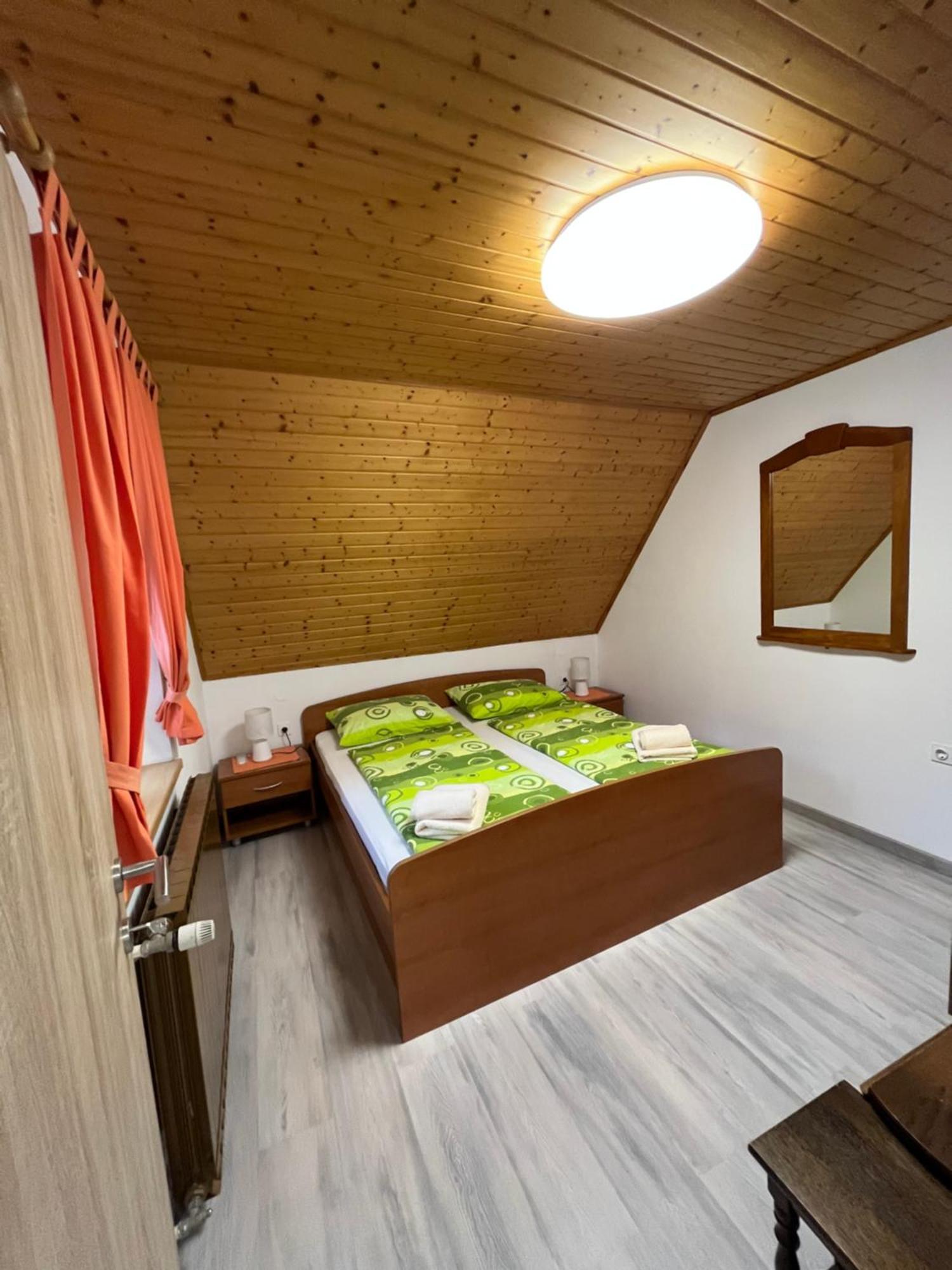 Apartmaji In Sobe Cuder Soca Ruang foto